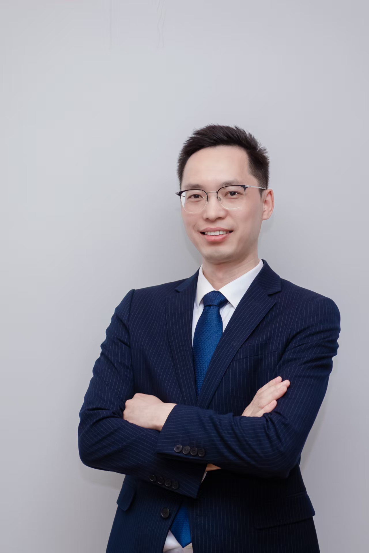 吕春海律师